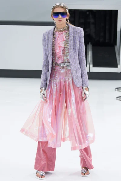 Look 60